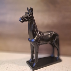 Caballo negro Sevres ceramica 24x7x26cm en internet