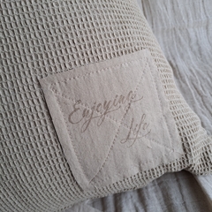Almohadon Nido Stamp con cuero 50x50cm - tienda online