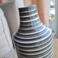 Botellon florero rayas marron 30cm en internet