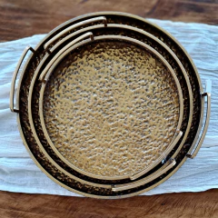 Bandeja martillada dorada manijas grande 44cm