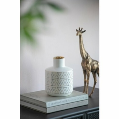 Florero blanco rayitas doradas de ceramica Okko 20cm - tienda online