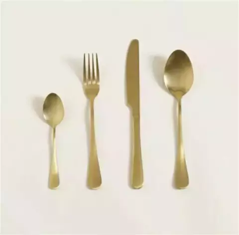 SET X 16 CUBIERTOS LINEA RAFINA COLOR DORADO