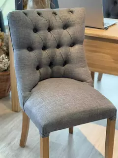 SILLON VICENTE CON CAPITONE GRIS CLARO