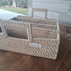 Porta cubiertos 4 divisiones rattan blanco con manijas 25x24cm cubiertero en internet