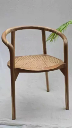 Silla curva de teca apoya brazos esterilla rattan Indonesia - comprar online