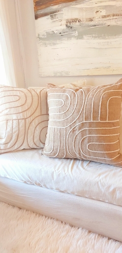 Almohadon Africa Yute rayitas 70x70cm - comprar online