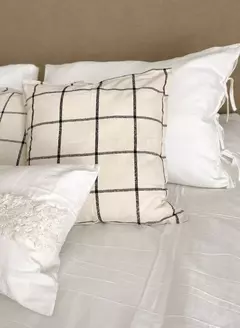 ALMOHADON TUSSOR BRISTOL BLANCO CUADRICULADO 50X50cm - comprar online