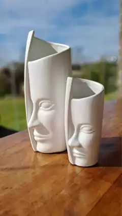 Florero media cara Hiding Faces grande blanco 32cm - comprar online