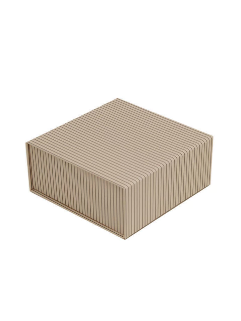 Caja plegable organizadora color beige con diseño de rayas verticales, medidas 16x16x7 cm