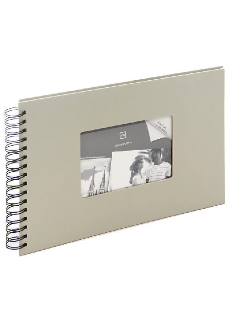 Álbum de fotos pergamino color beige con espiral metálico y ventana para foto en la tapa