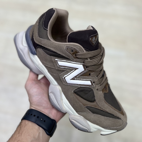 New Balance 9060 - Marrom