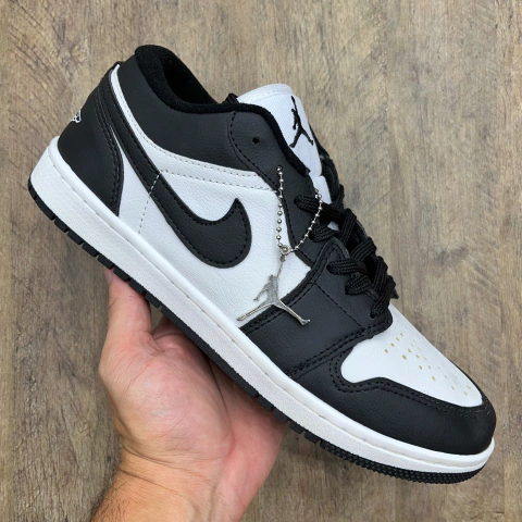 Air Jordan 1 Low - Branco/Preto