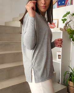 REMERA CAPSULA GRIS en internet