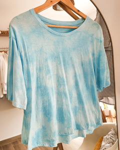 REMERA BATIK CELESTE - comprar online