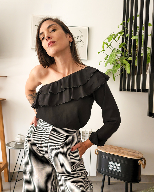Blusa Volados Black thumbnail 2