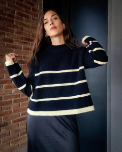 SWETER RAYAS BLACK