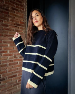 SWETER RAYAS BLACK en internet