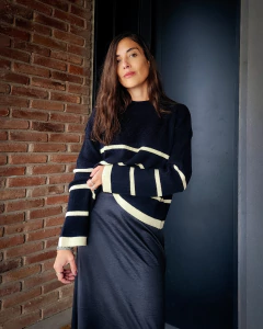 SWETER RAYAS BLACK - Go Store