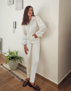 JEAN MOM OFF WHITE en internet