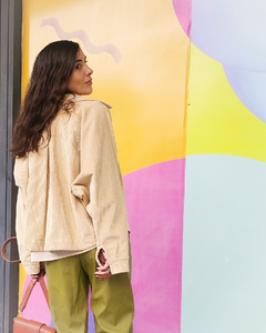 JACKET OVER BEIGE en internet