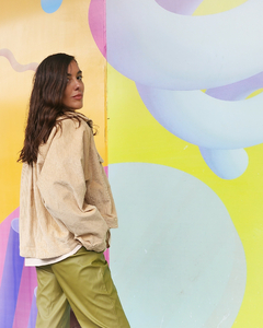 JACKET OVER BEIGE en internet