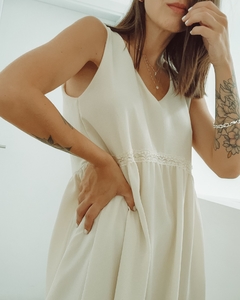 VESTIDO ROMANTIC MANTECA en internet