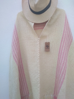 Poncho de dama en Lana de Oveja en telar # 137 - comprar online