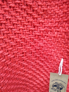 Chal / chalinas triangular Rojo en telar - Pueblo Andino