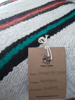 Pie de cama en telar de oveja en internet