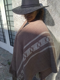 Poncho en lana de Oveja tejido en telar # 142 - comprar online