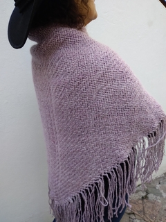 Chal / chalina triangular en oveja en telar - comprar online