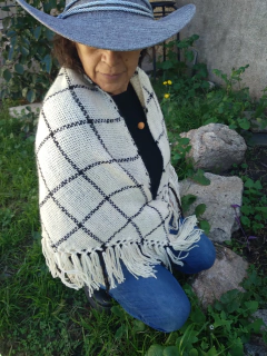 Chal / Cuello triangular de Oveja