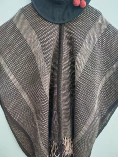 Poncho en telar de oveja # 138