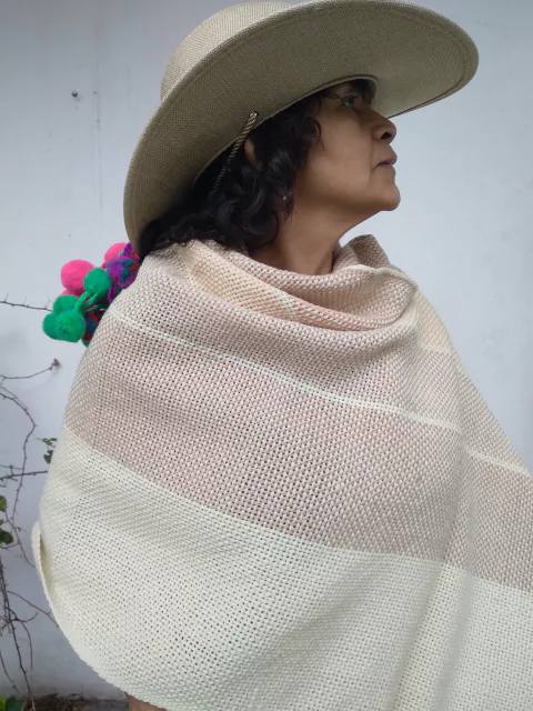 Chal / Manta en telar lana de oveja # 194