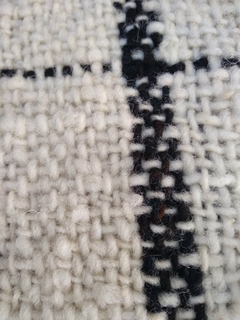 Pie de cama en telar de oveja muy rustico en internet