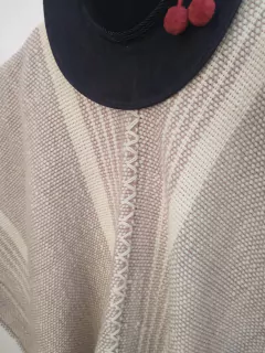 Poncho en lana de Oveja grueso # 126 - Pueblo Andino