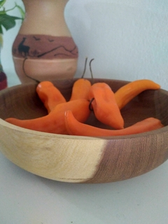 Cuencos en madera algarrobo hecho a mano en internet
