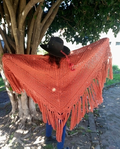 Chal / chalina triangular color ladrillo en internet