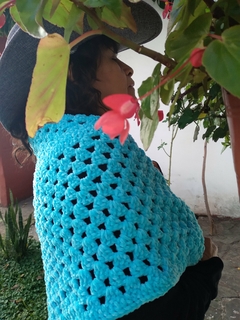 Cuello triangular en lana sedificada - comprar online