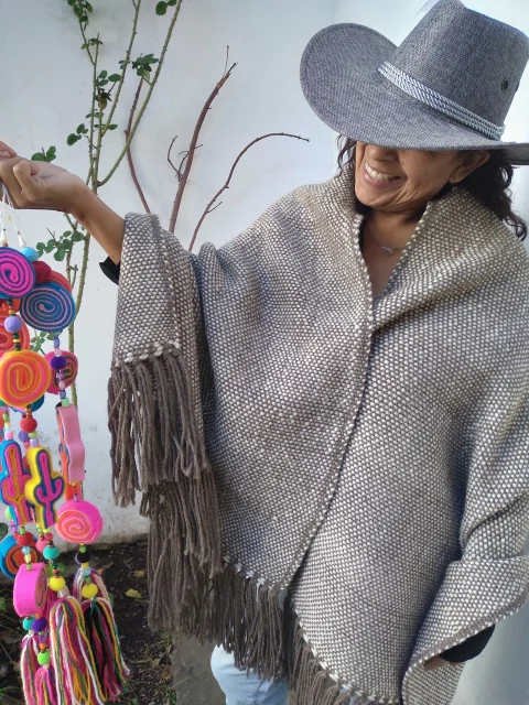 Manta / Chal en telar de oveja entrelazado # 226