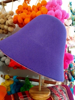 Honguito carnavalero violeta - comprar online