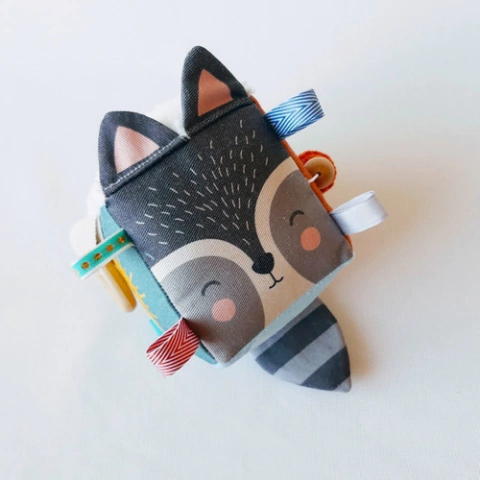 Cubo Didactico Sensorial Tela Sonajero Bebes Animalitos - RAIMUNDO JUGUETES