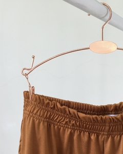 PANTALON MEDITAR TOSTADO - malaga beachwear