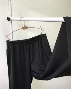 PANTALON MEDITAR NEGRO en internet
