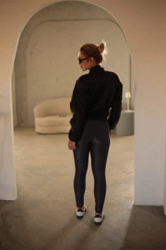 JAQUETA BOMBER PRETA na internet