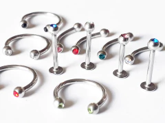 Piercing de Acero Quirurgico con Strass, Bull, Labret, Barbell Curvo !! c/u - comprar online