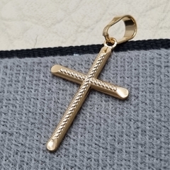 DIJE CRUZ REMARCADA ORO LAMINADO 18K