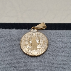 DIJE SAN BENITO M ORO LAMINADO 18K
