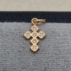 DIJE CRUZ TALLADA PQÑ ORO LAMINADO 18K