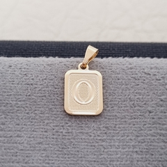 DIJE PLACA LETRA ORO LAMINADO 18K en internet